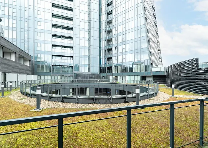 Margi Tiffany Basen Pool Sauna